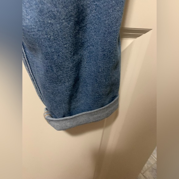 Hi rise stretch Hollister curvy crop jeans - Picture 5 of 6